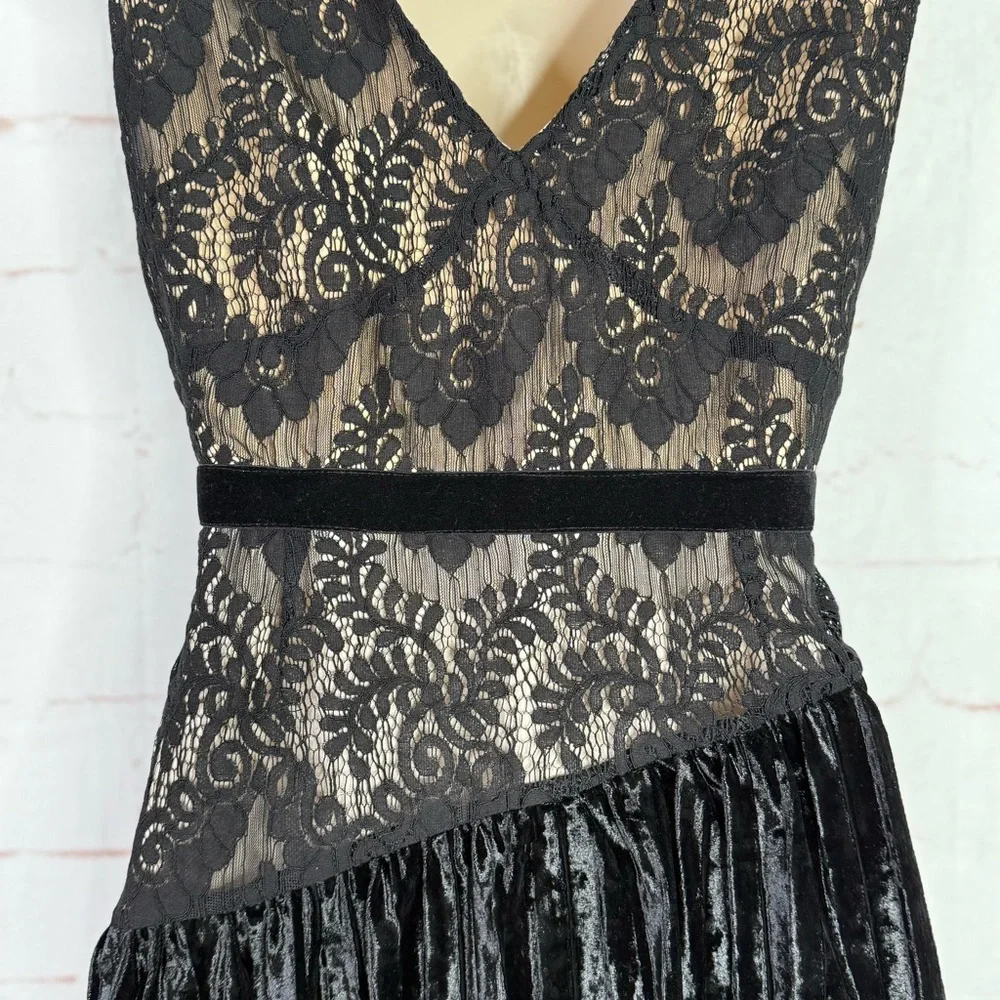 NEW ANTHROPOLOGIE FOXIEDOX Aurora S Black Lace & Velvet Ruffle Dress Size Small - Picture 9 of 15